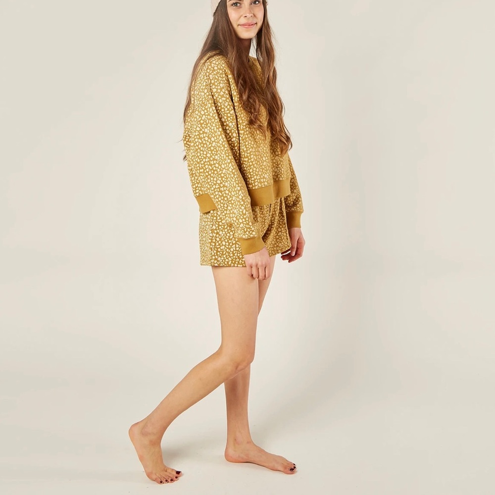 Rylee and Cru Women’s mustard floral shorts
